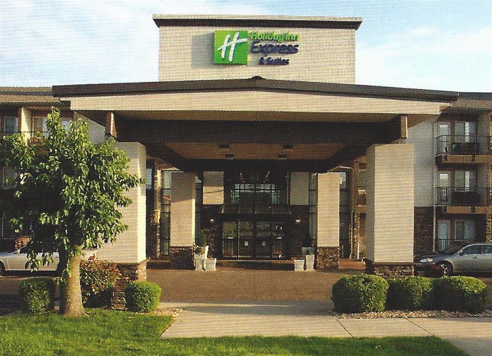 Holiday Inn Express Hotel & Suites Branson 76 Central, An Ihg Hotel Exterior photo